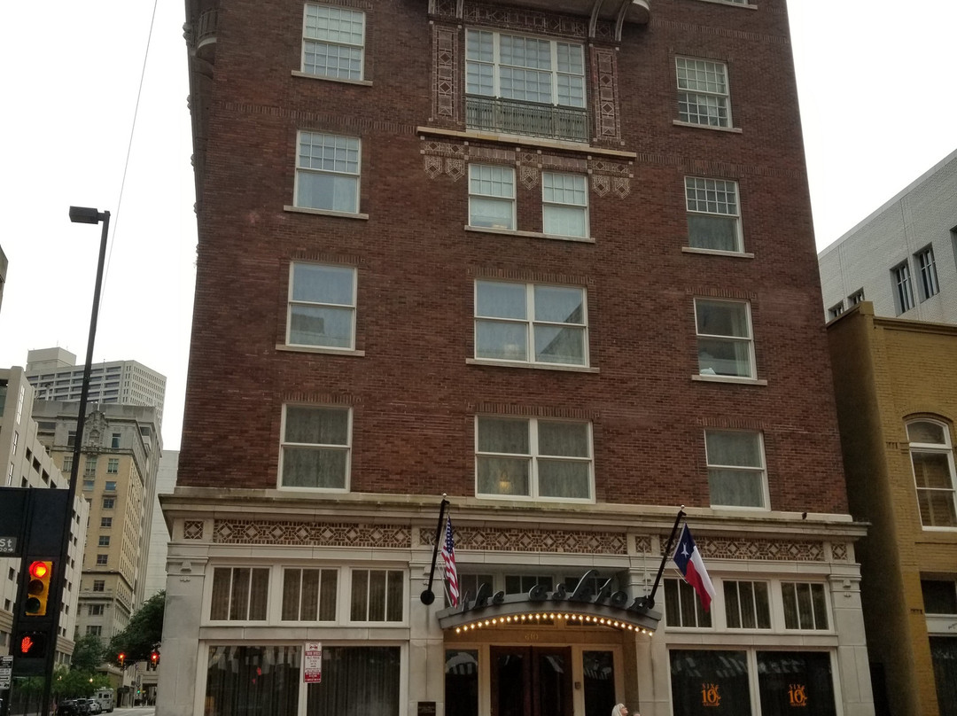 The Ashton Hotel主图