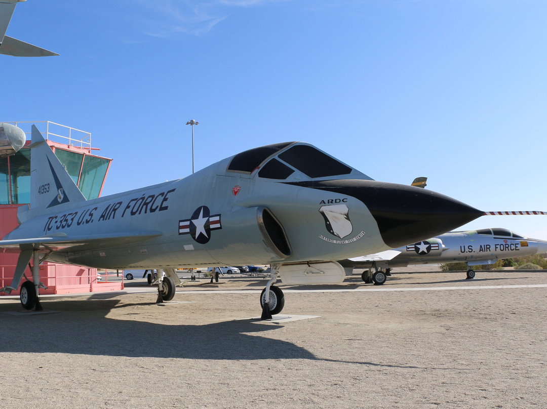 Century Circle at Edwards Air Force Base-Edwards必去景点