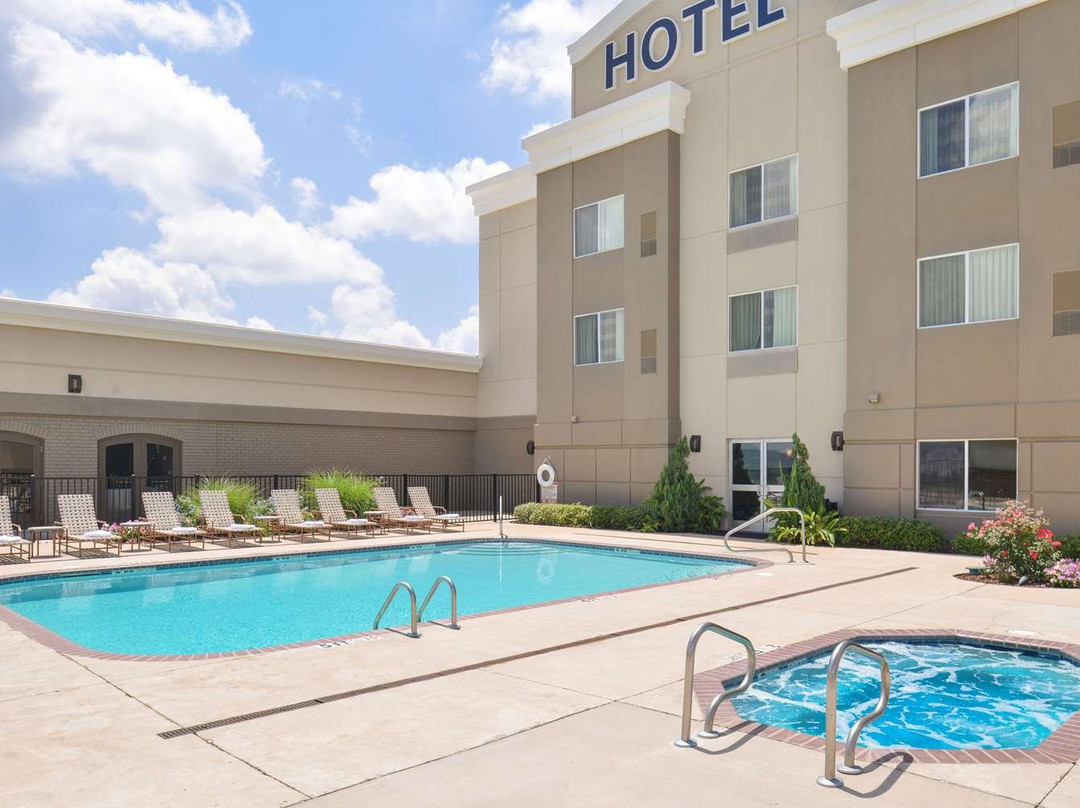 乌厄大酒店主图