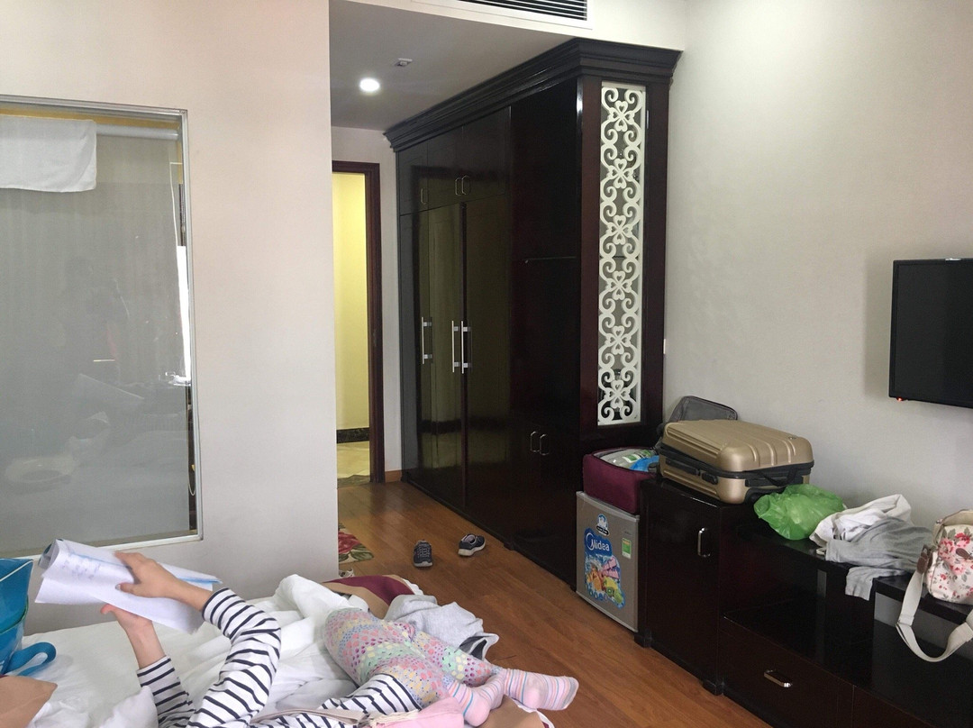 Khach San Hoang Long主图