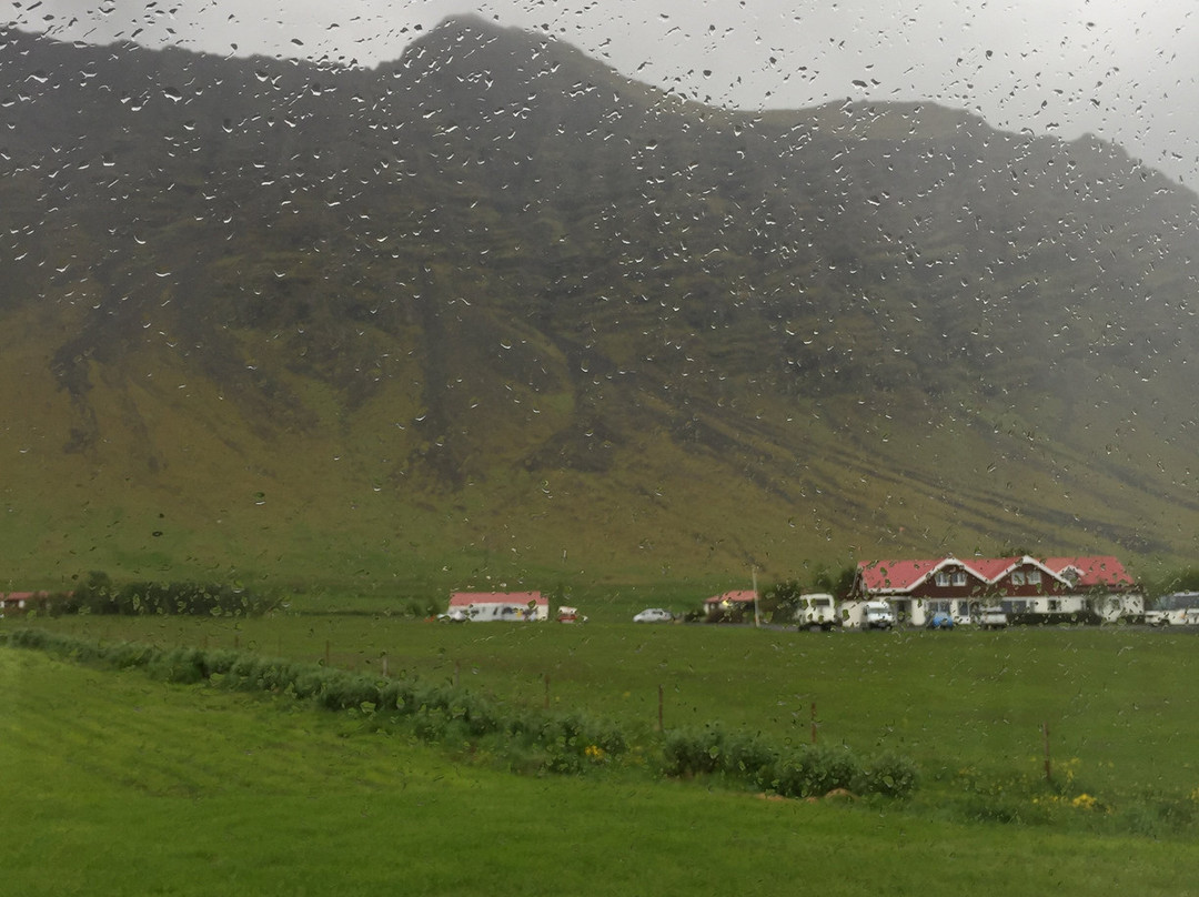 哈利乡村酒店主图