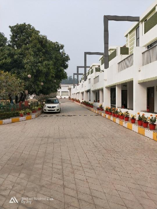 Golden Leaf Resort主图