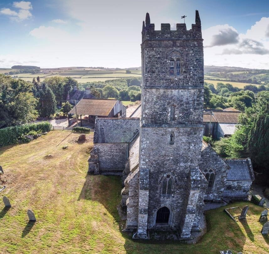 Callington旅游景点-St Sampson’s Church