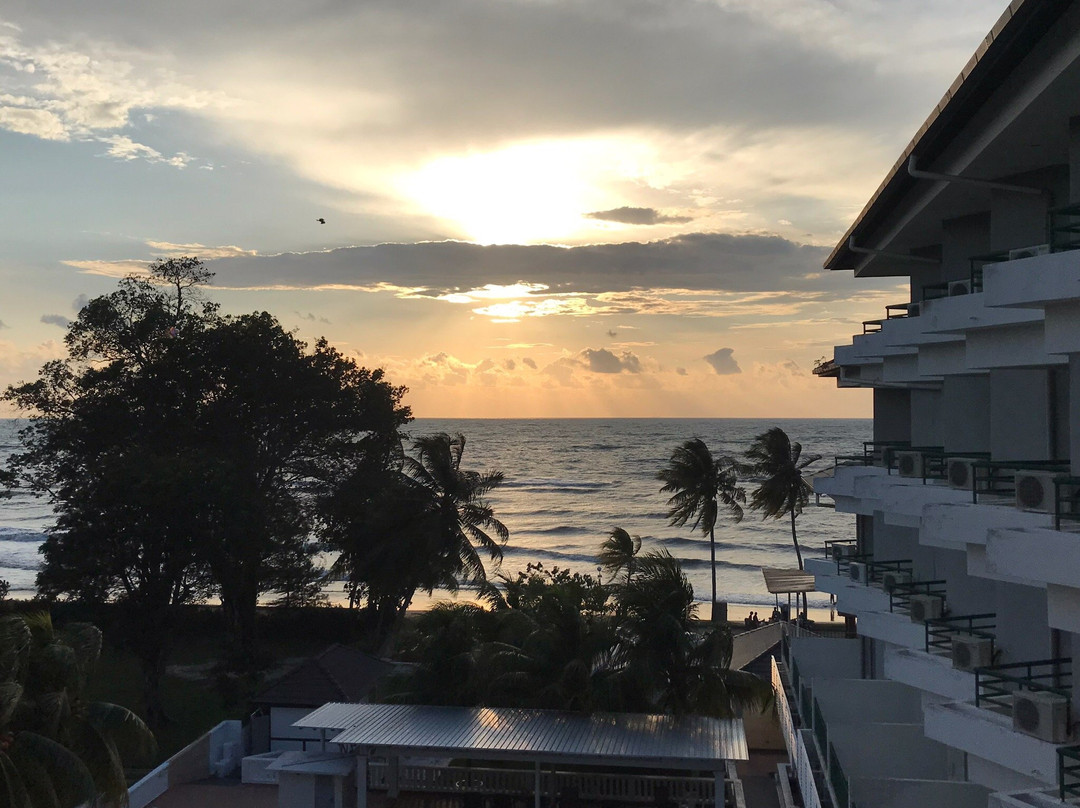 Akar Beach Resort主图