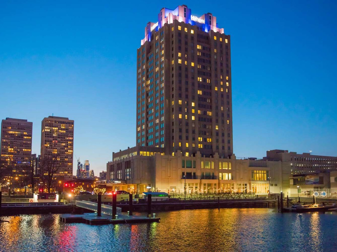 费城中心河滨区希尔顿酒店主图