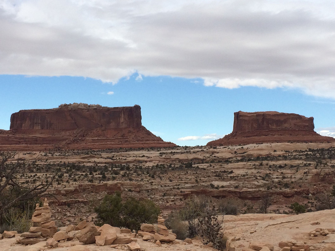Monitor and Merriamac Rock Formations-峡谷地国家公园必去景点