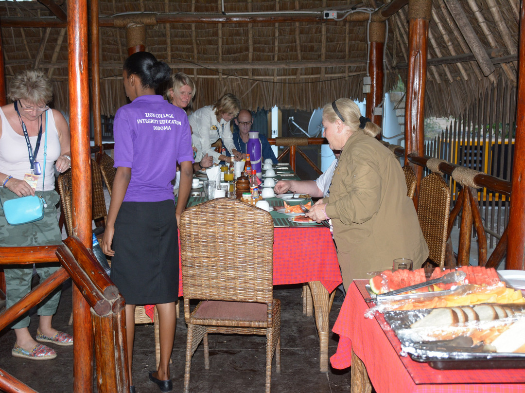 Vamos Hotel Mikumi主图