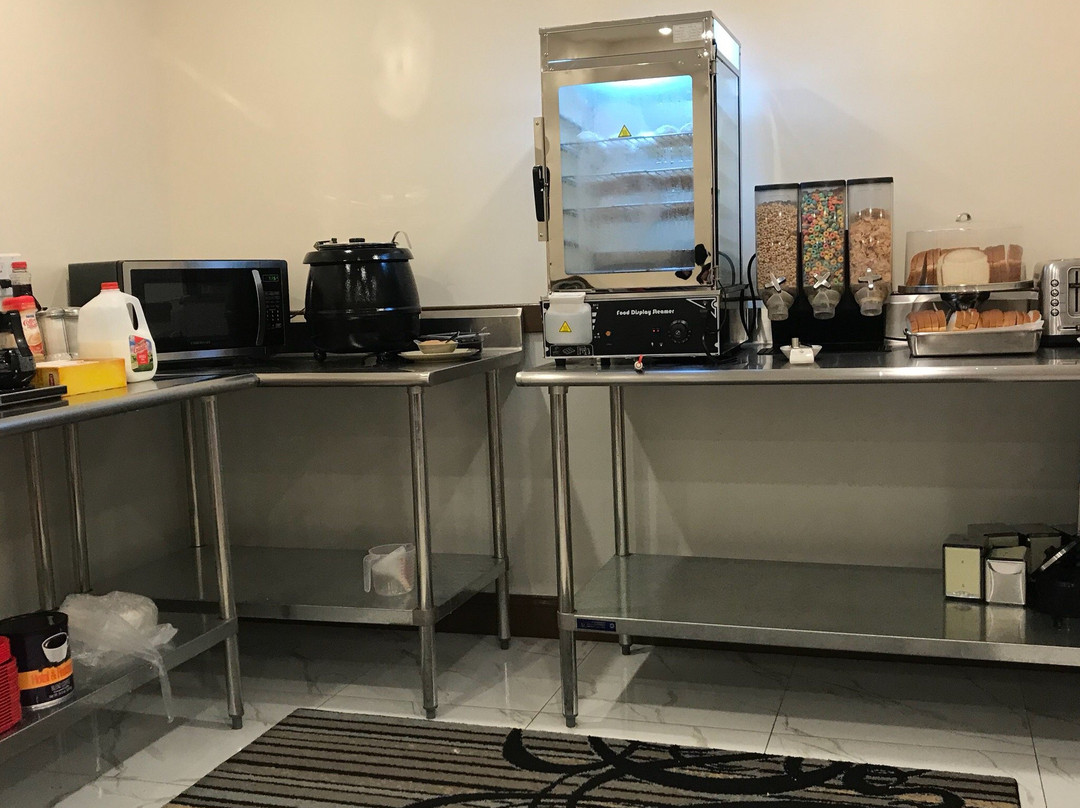 The Queens Hotel主图