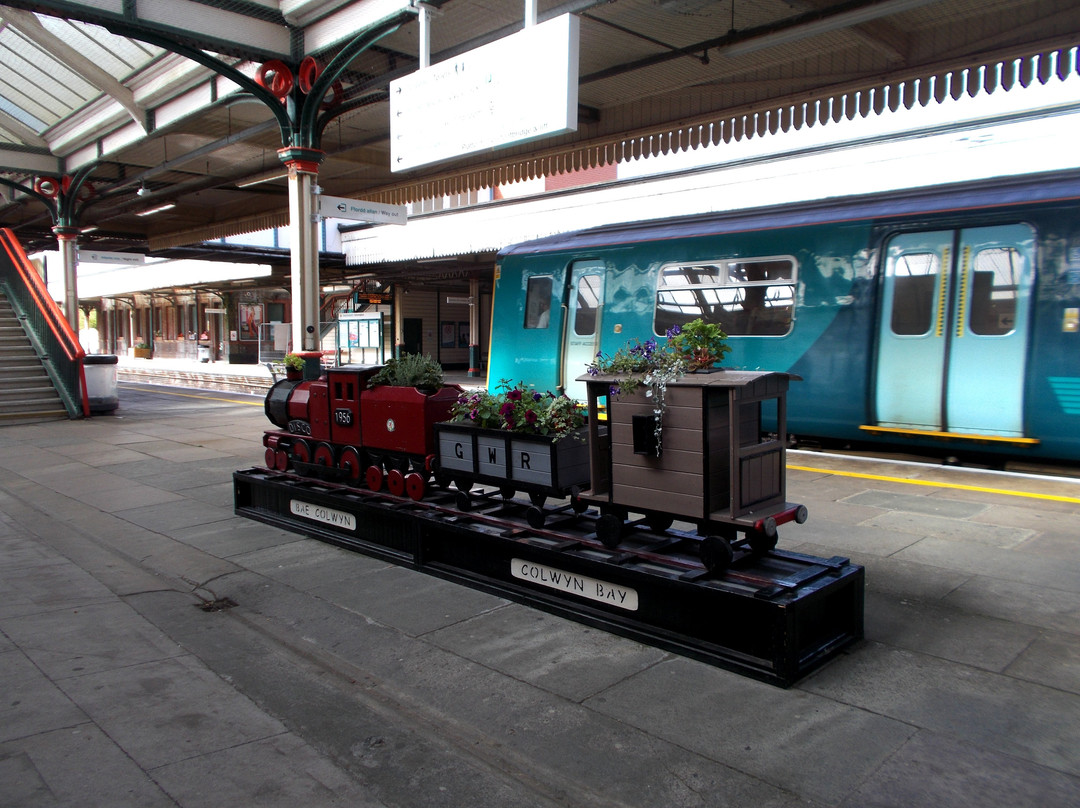 Colwyn Bay Railway Station景点图片