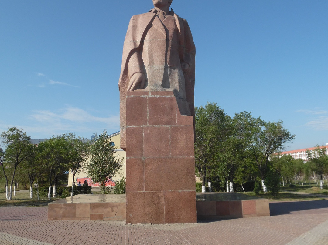 Statue of Lenin-加拉干达必去景点