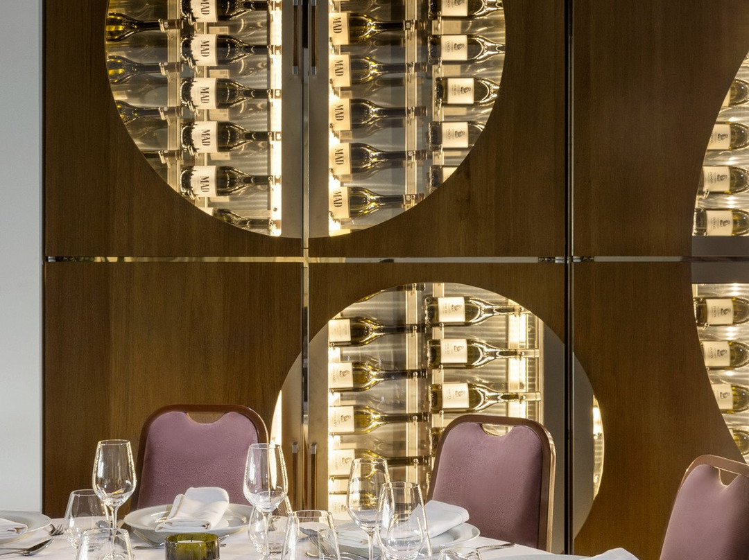 Hotel Botrytis主图
