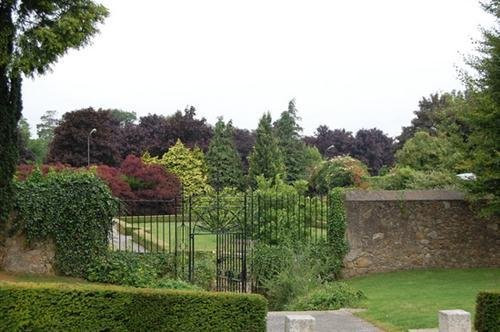 Bellfield House Gardens景点图片