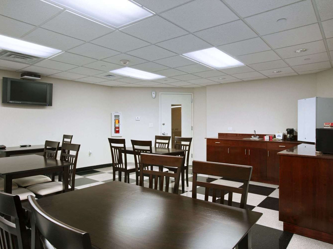 布朗克斯体育场附近戴斯酒店主图