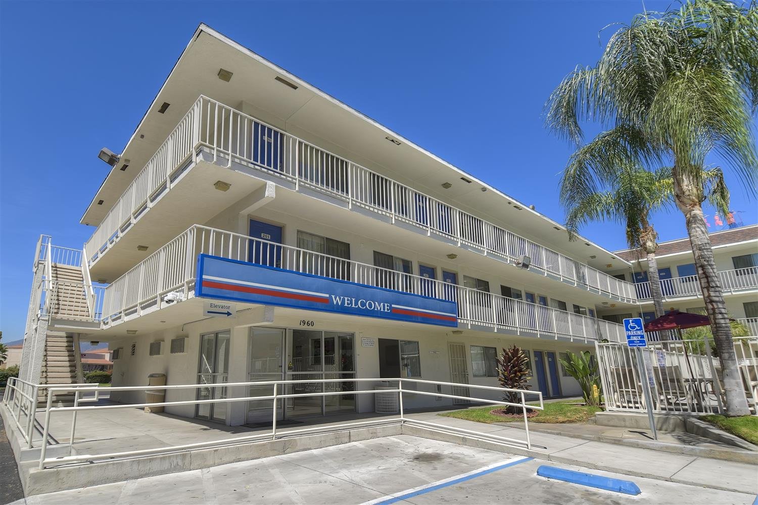 Motel 6 San Bernardino North-官方