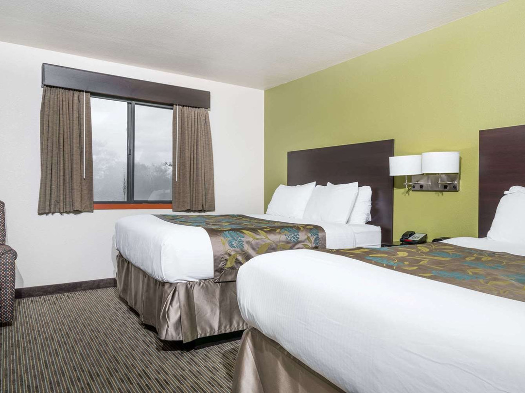 Baymont by Wyndham Eau Claire WI主图