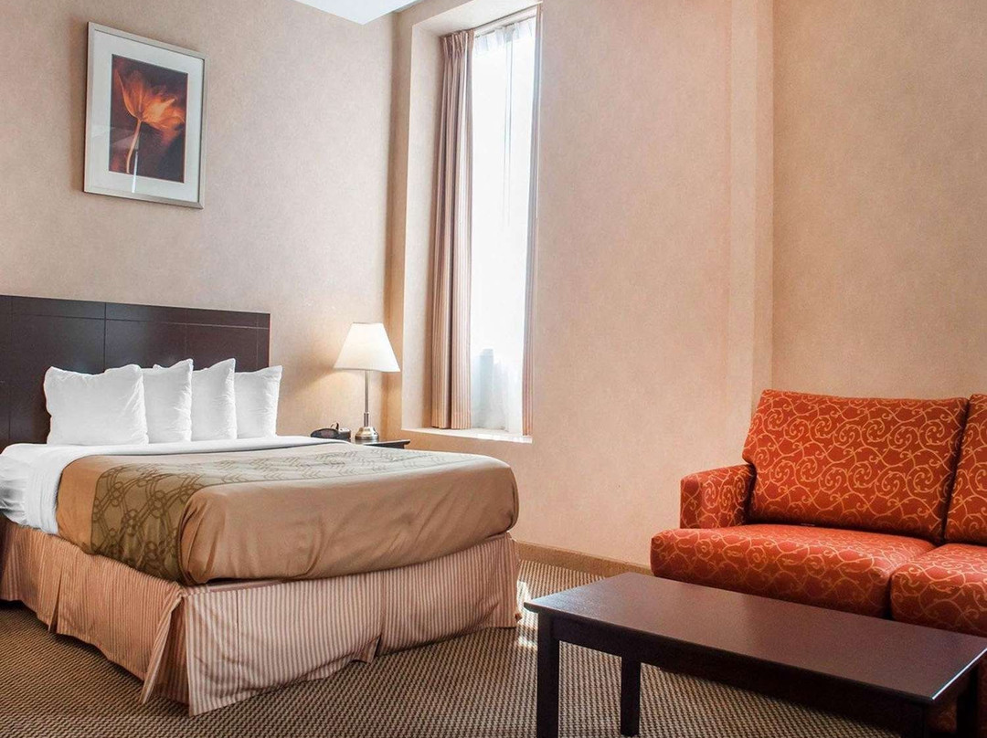 Woodstock Inn and Suites主图