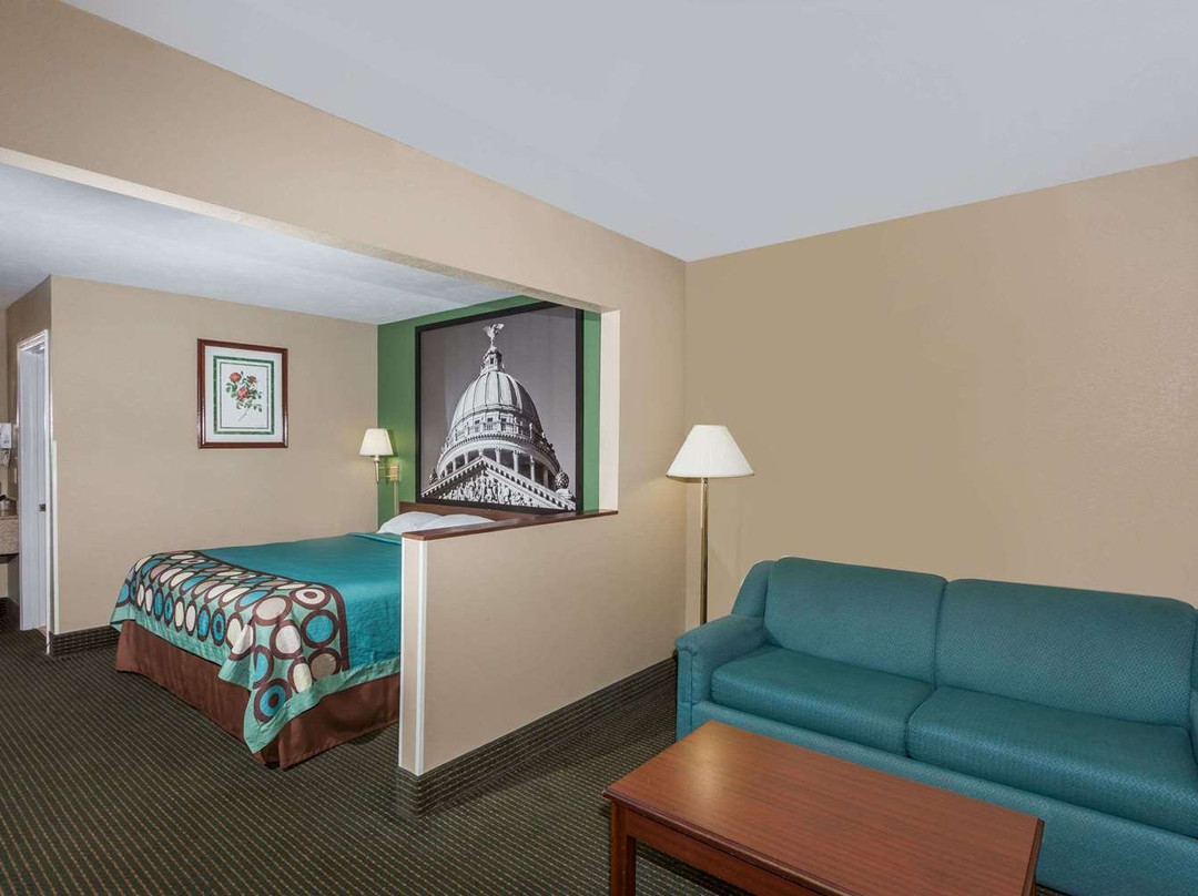 珍珠-杰克逊东速8酒店主图