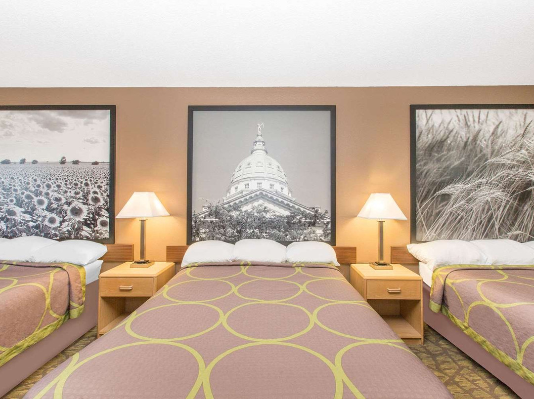 Super 8 by Wyndham Belleville主图