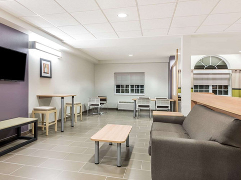 温德姆克拉马斯瀑布麦客达酒店主图