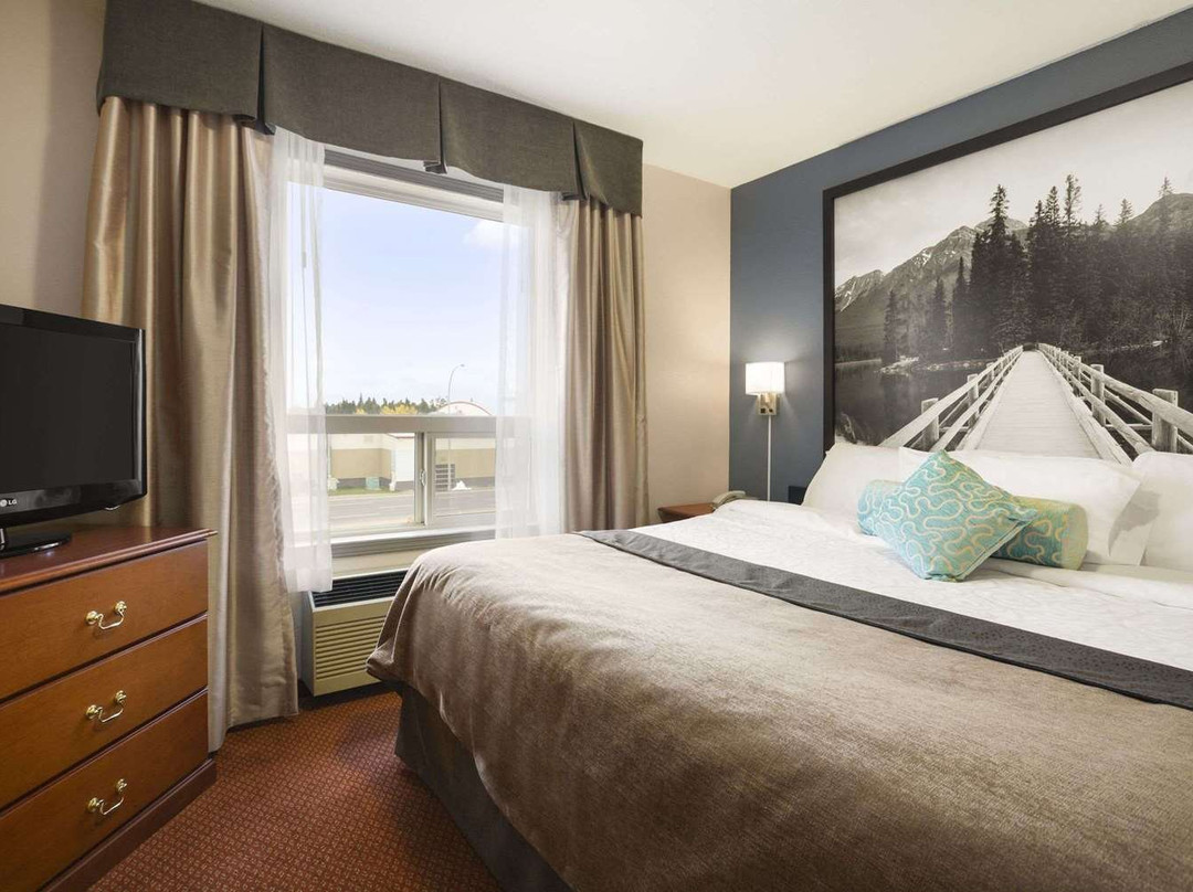 Super 8 by Wyndham Whitecourt主图