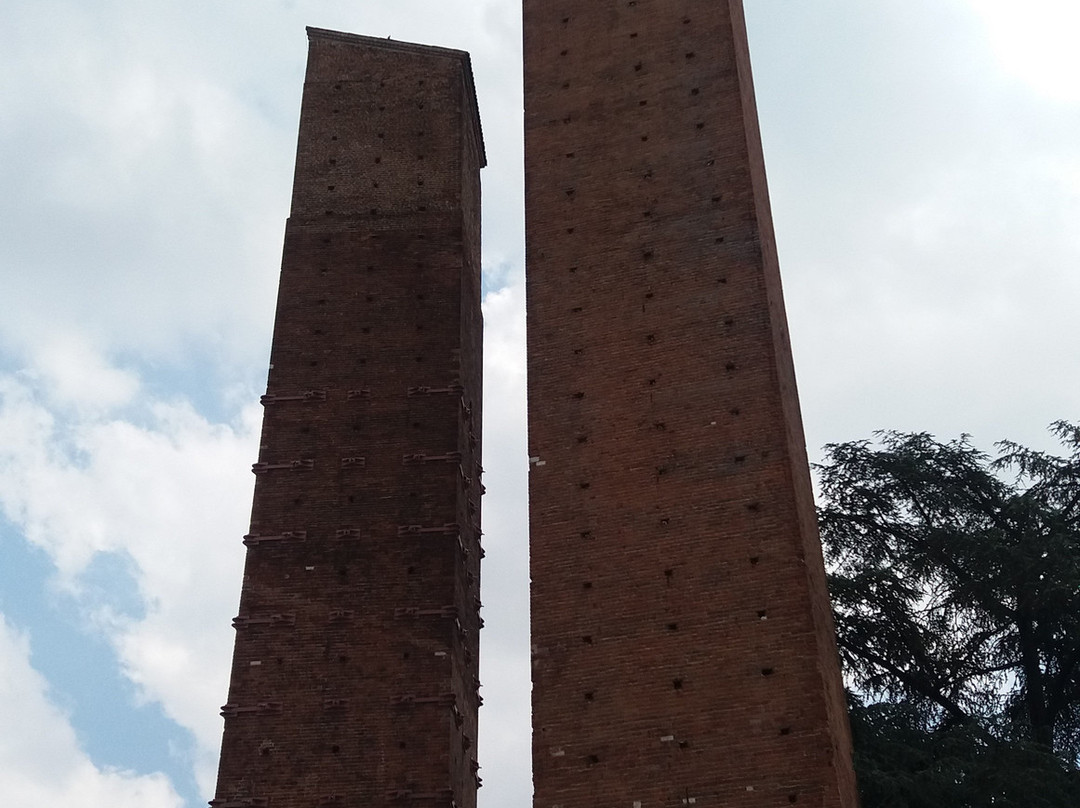 Piazza Leonardo da Vinci-帕维亚必去景点