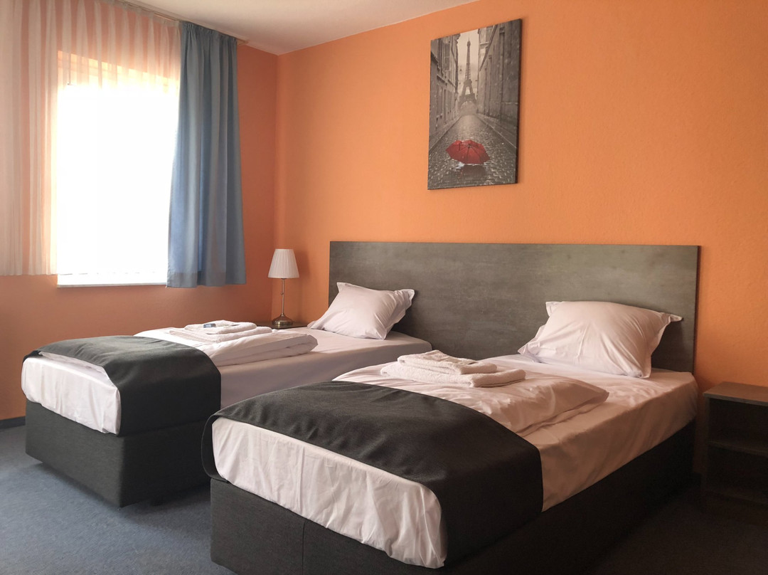 Maxi Hotel Frankfurt Airport主图