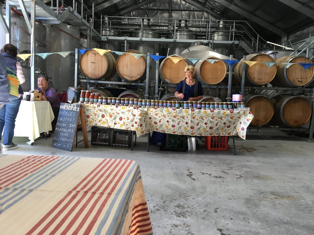 Kingscote Farmers and Artisan Market景点图片