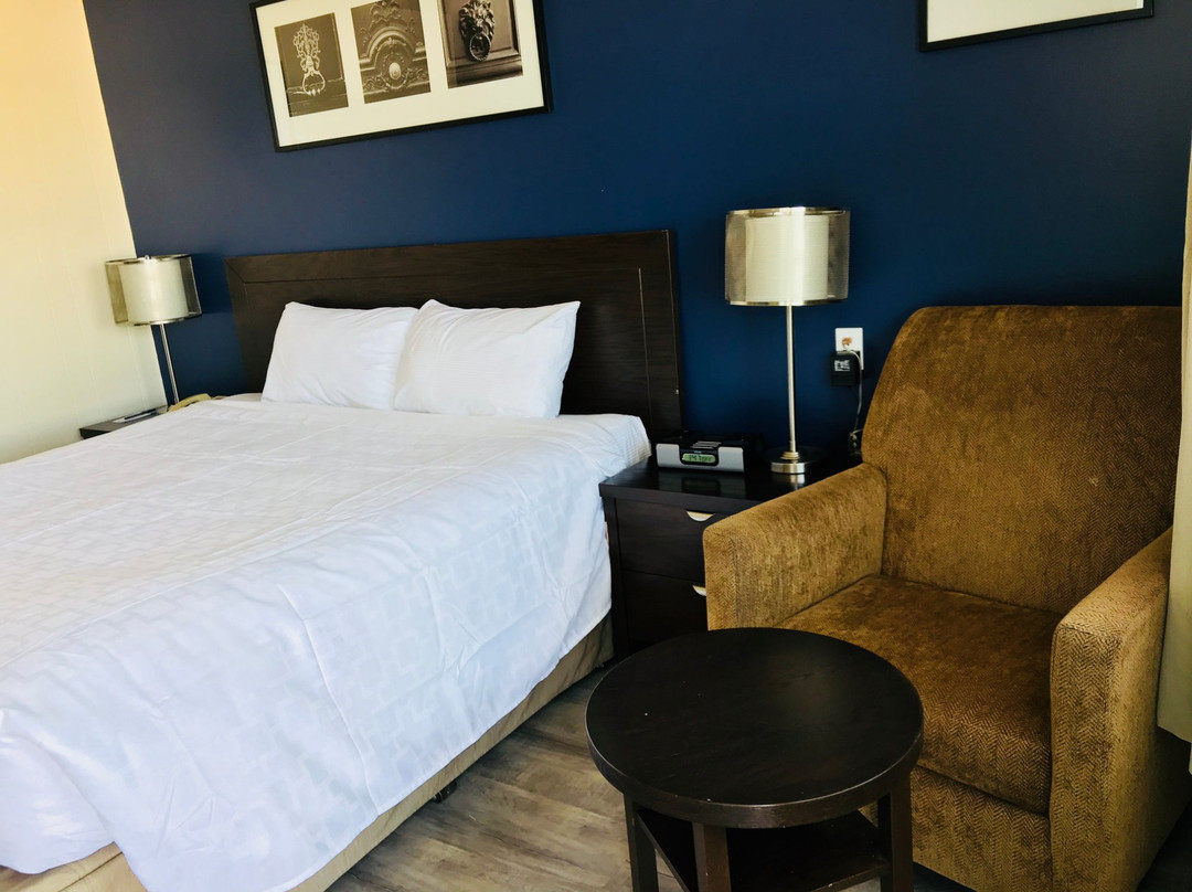 Empire Inn & Suites主图