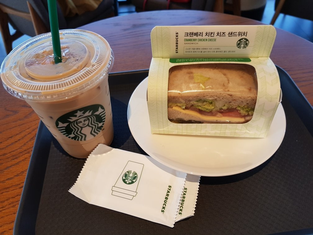 스타벅스 리버사이드팔당DT점