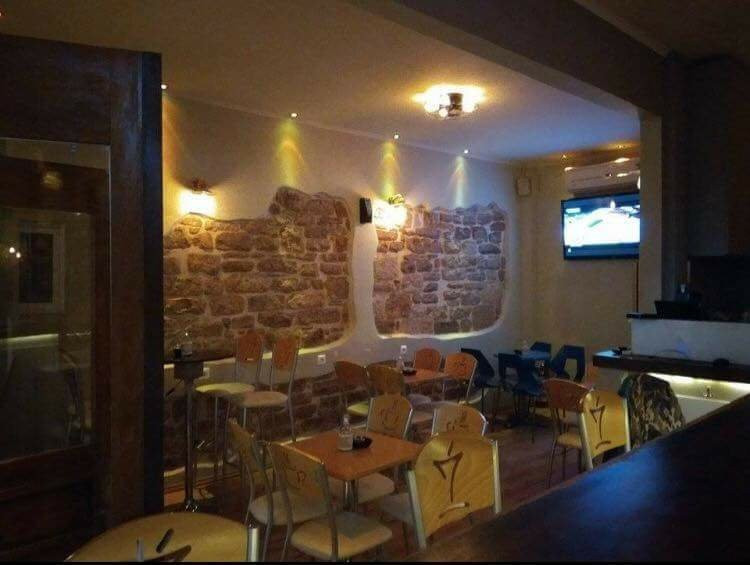 Perachori旅游景点-Deja Vu Cafe