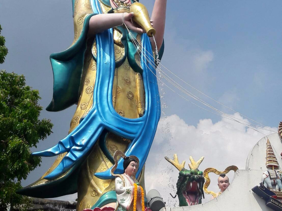 Phra Pothisat Kuan Im Park-龙仔厝必去景点