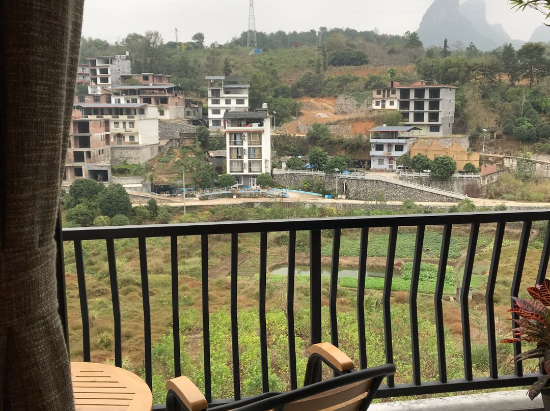 边城漓谷度假山庄主图
