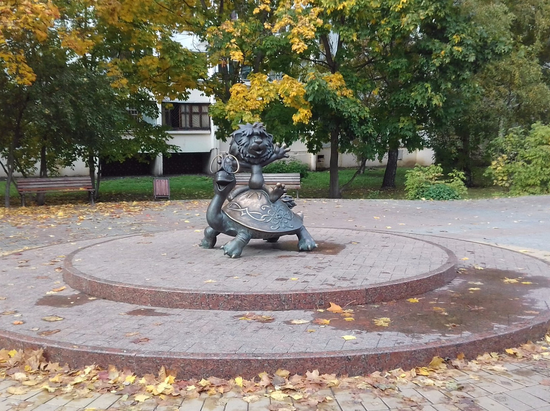 Sculpture Lionet and Turtle景点图片