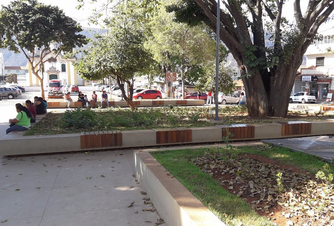 Praca Santa Cruz-Ouro Branco必去景点