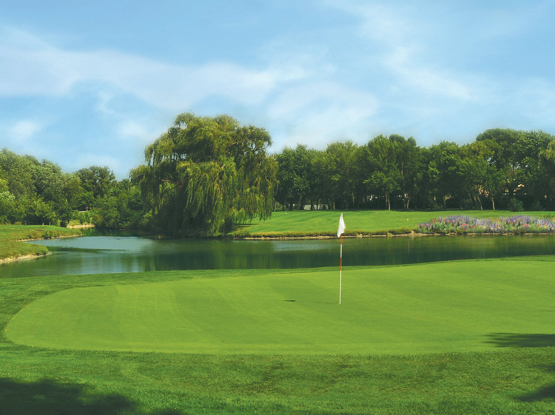 White Pines Golf Club-Bensenville必去景点