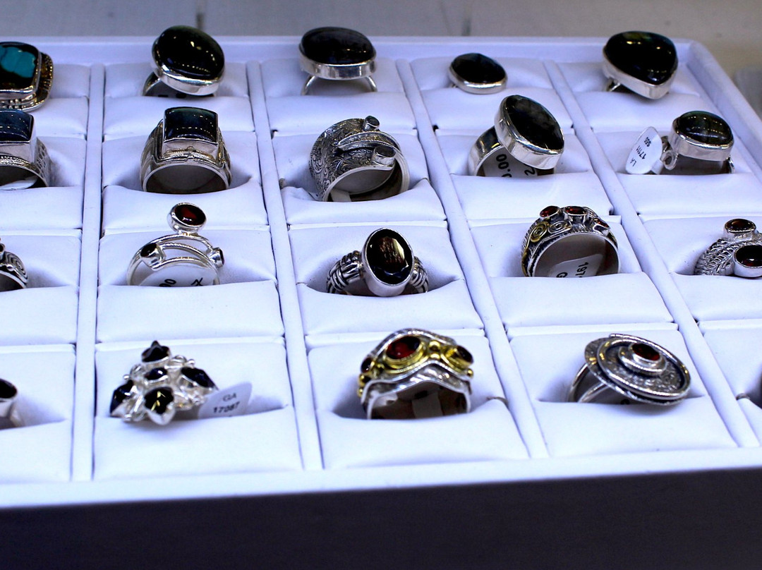 Nessya's Gems and Jewels-夏洛特镇必去景点