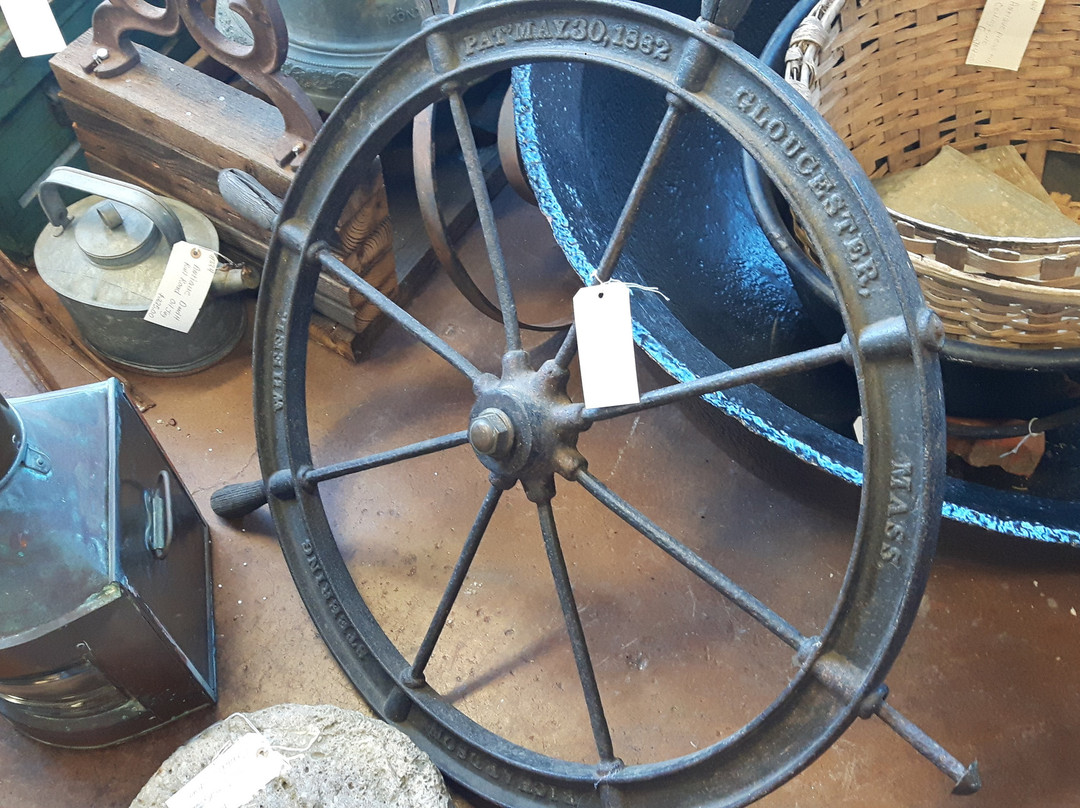Lagniappe Antiques Etc.景点图片
