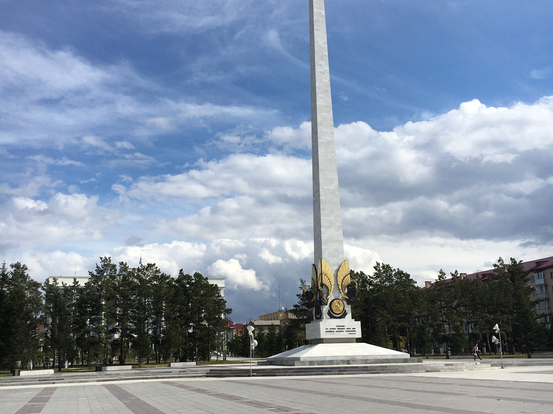 Independence Stele-加拉干达必去景点
