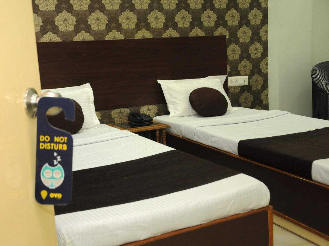 OYO Rooms Near RBI Exhibition Road主图