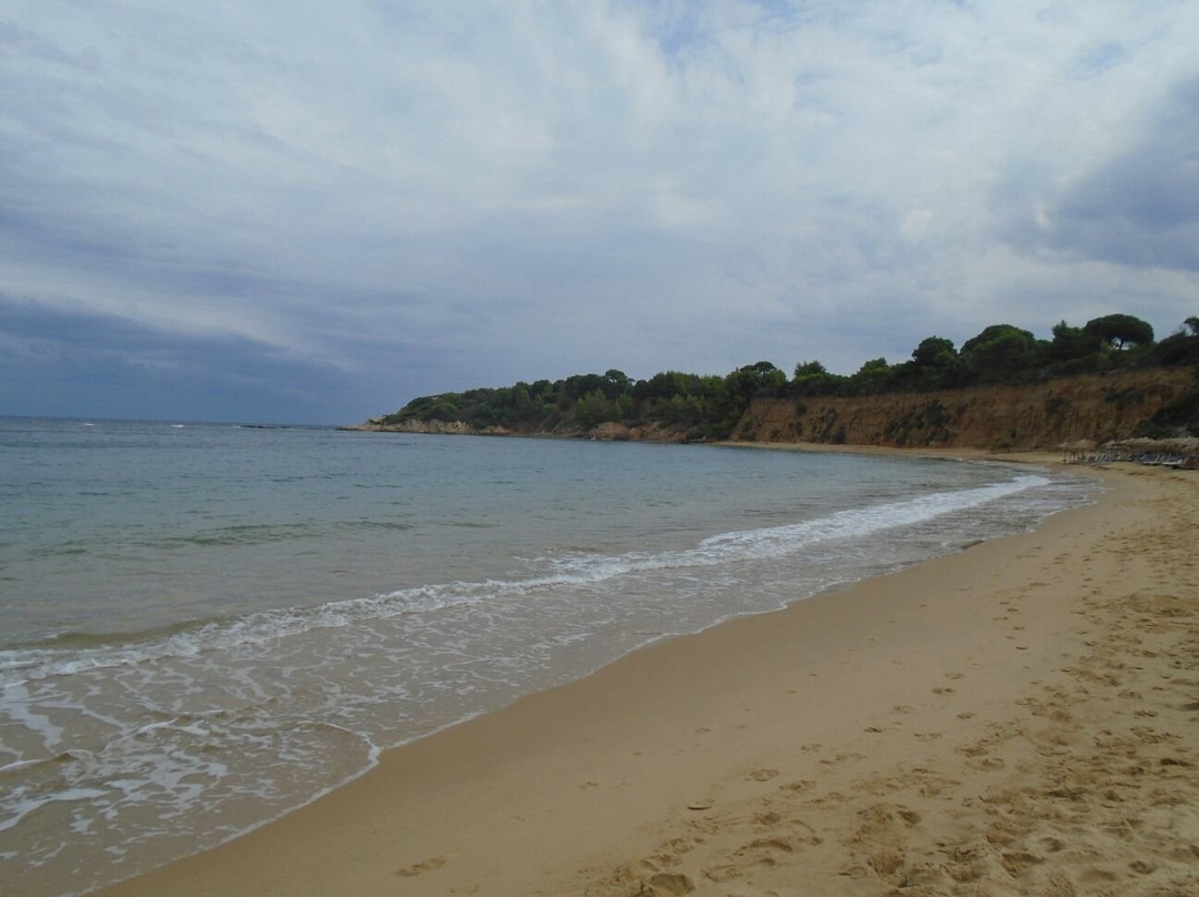 Mandraki Beach景点图片