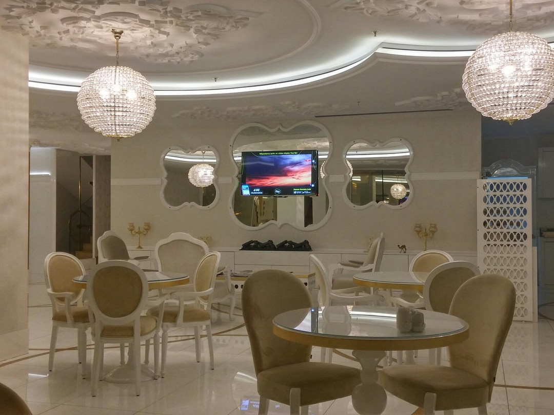 Golden Pars Hotel主图