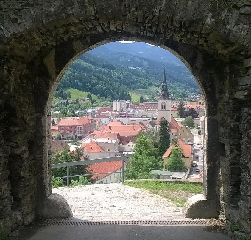 Schlossberg - Burg Landskron-布鲁克安德莫尔必去景点
