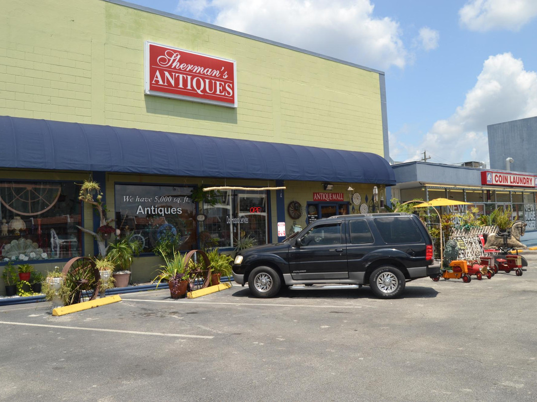Sherman's Antiques-温特黑文必去景点