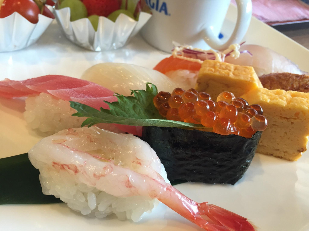 冰见市餐馆和美食-Himi Kitokito Sushi Himi Main Store