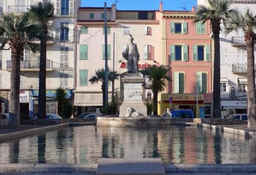 Statue de Lord Brougham-戛纳必去景点