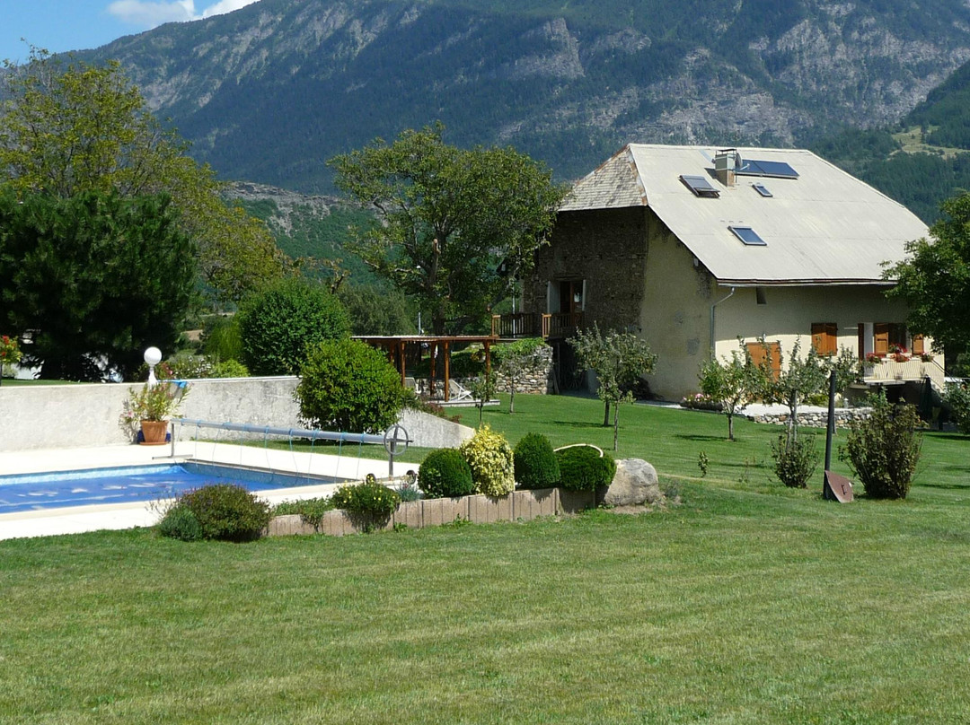 Chateauroux-les-Alpes酒店住宿-Les Peschiers