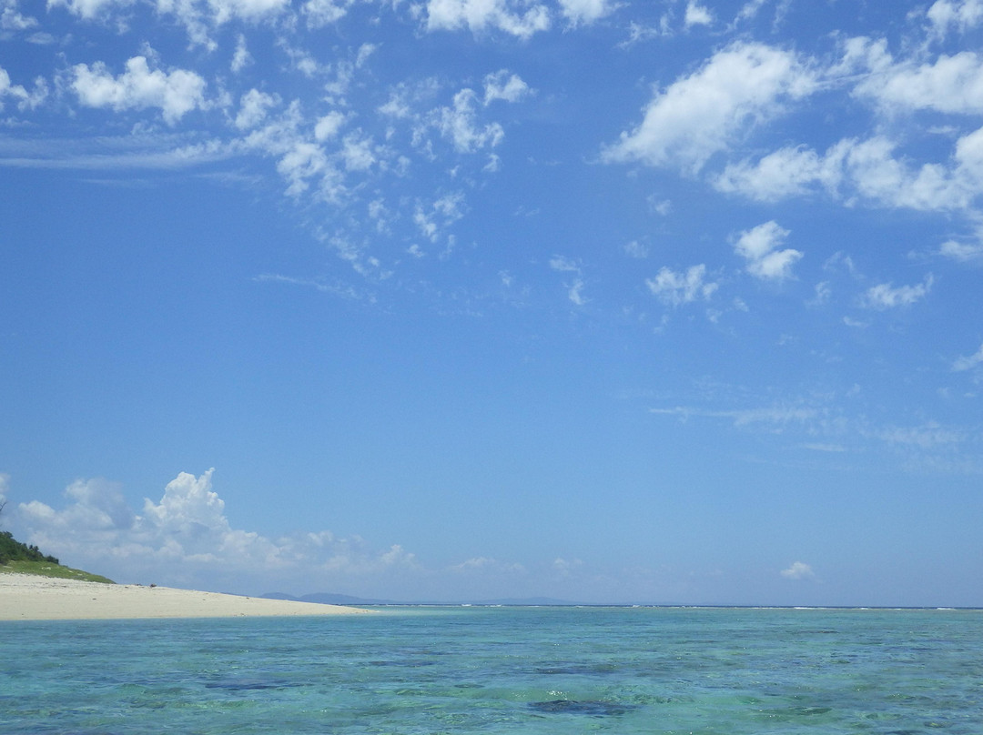 濑底海滩景点图片