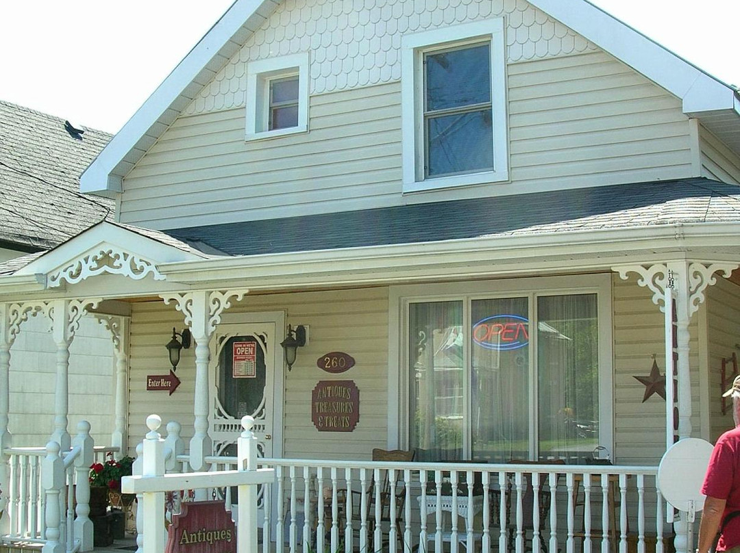 Antiques, Treasures & Treats-Arnprior必去景点