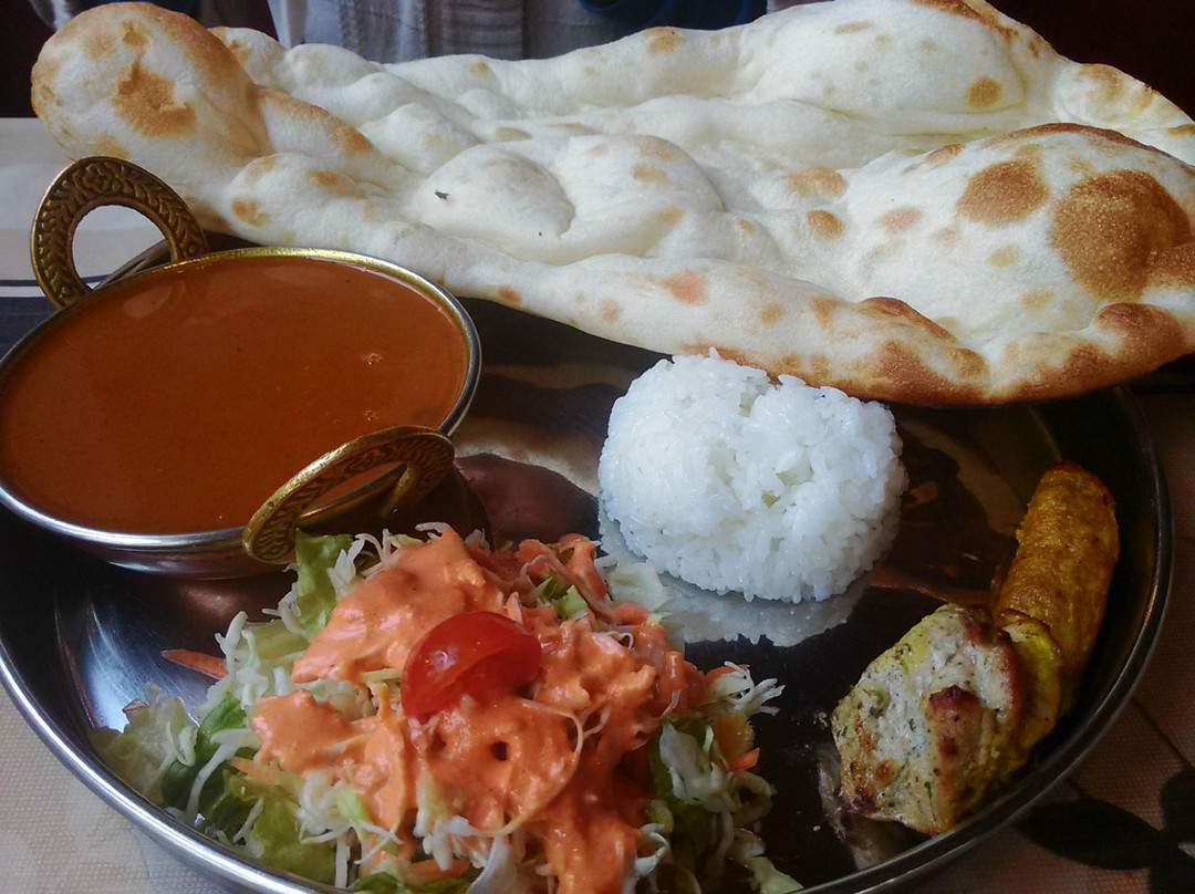 インディラ 戸出店