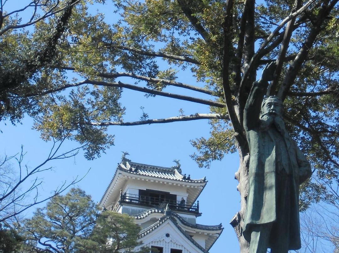 Statue of Taisuke Itagaki-高知市必去景点